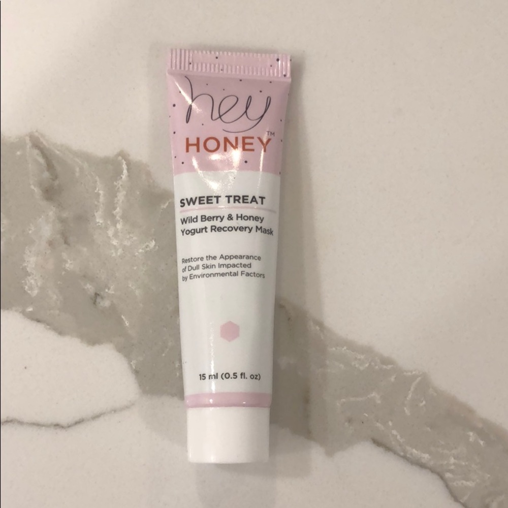 🌸5/$25🌸 Hey Honey sweet treat wild berry and honey yogurt recovery mask